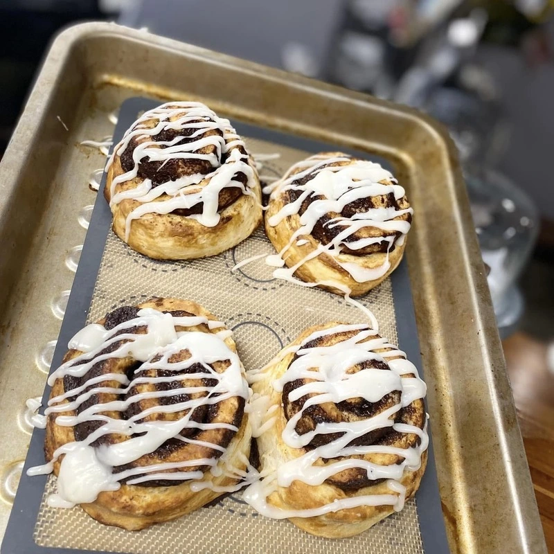 905 Cafe Melbourne cinnamon rolls